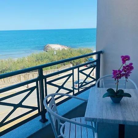 Golden Sea View New Апартаменты *