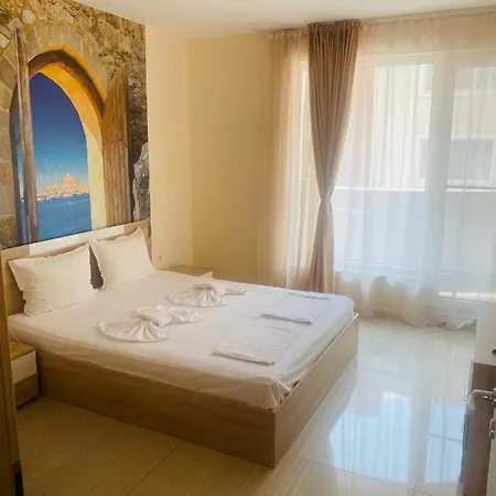 Апартаменты Golden Sea View New