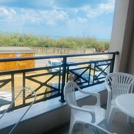 Апартаменты Golden Sea View New *