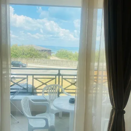 Апартаменты Golden Sea View New *