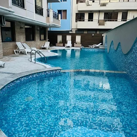 Апартаменты Golden Sea View New