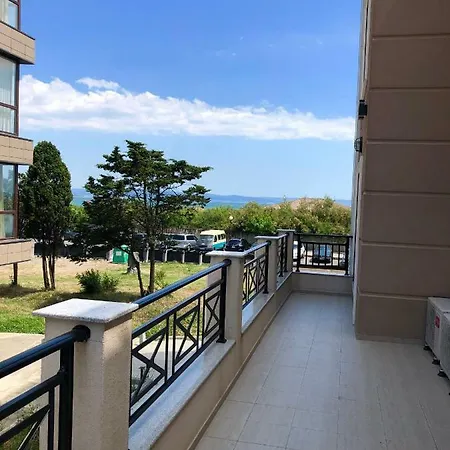 Апартаменты Golden Sea View New