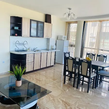 Golden Sea View New 아파트 *