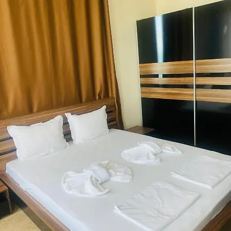 Golden Sea View New 아파트 *