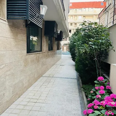 Golden Sea View New 포마리