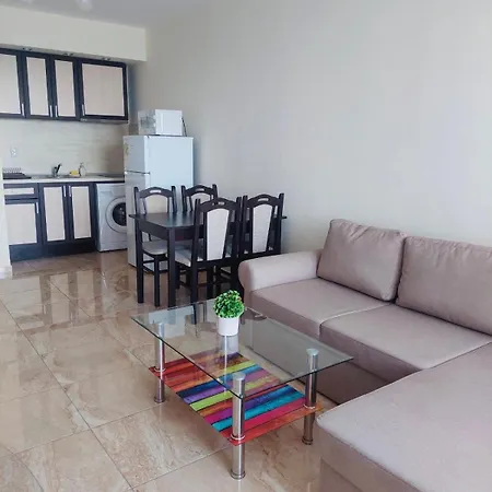 Апартамент Golden Sea View New *