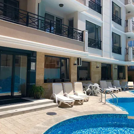 Golden Sea View New Апартамент