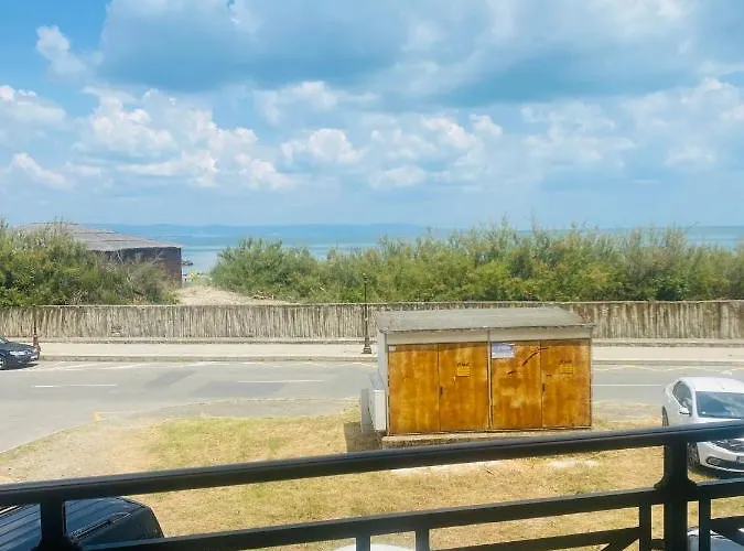 Apartament Golden Sea View New